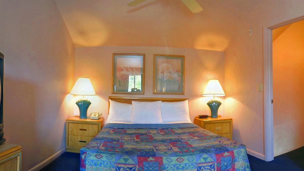 Waterside Suites And Marina Key Largo Exterior photo